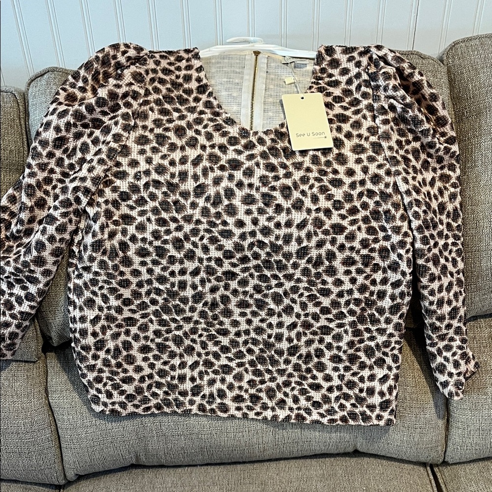 Chic Leopard Print Blouse